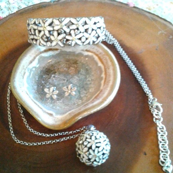 Brighton retired Love Daisy set - Main Image